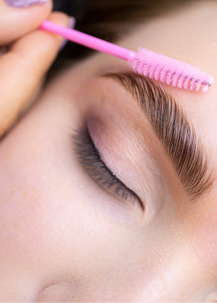 Brow lift expert : formation en ligne professionnelle par Julie Eyes Designer, épilation et structuration des sourcils