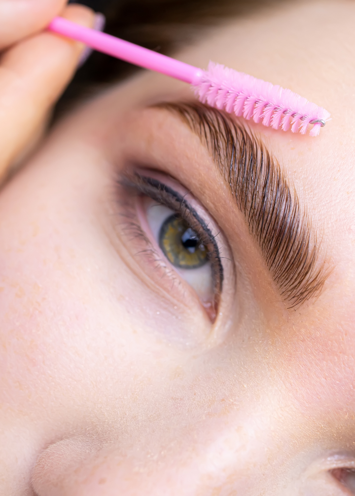 Brow lift : formation en ligne professionnelle pour sublimer le regard de vos clientes